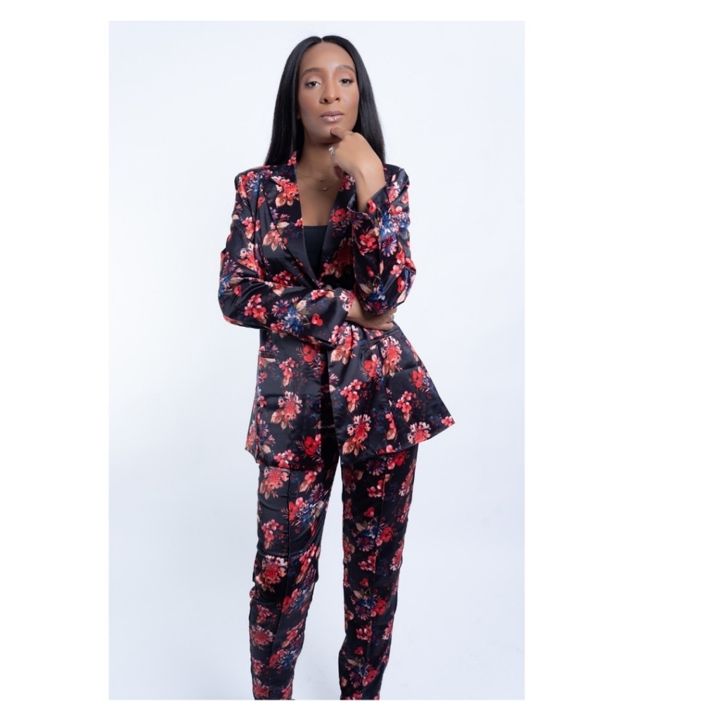 Floral satin pants suit